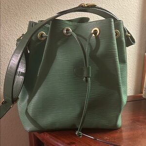 Boots n Bags Elegant Green  Leather Bucket Bag